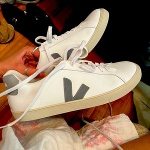 Leather sneakers veja brand new